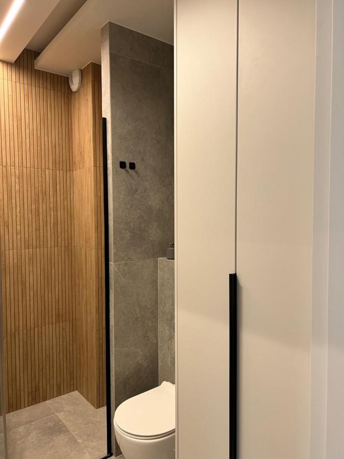 Family & Business Elegant Apartments Ul Lotnicza Centrum Galeria Korona - 1 Bedroom, Terrace, Air Conditioning, Garage - New! Kielce Esterno foto